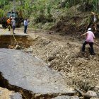 Una parte de la mesa de esta vía se fue abajo.