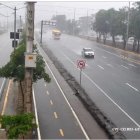 En vía a la costa se presenta una lluvia moderada