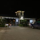 El ataque armado generó un gran temor entre los residentes de la urbanización, que se vieron sorprendidos por la violencia inesperada.