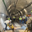 En el riel se hizo una una soldadura exotérmica.