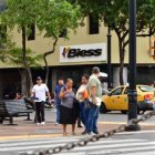 Una de las desventajas de perder un empleo fijo es no poder acceder a algunos préstamos del BIESS.