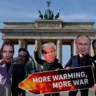 Activistas con máscaras de líderes del mundo sostienen un cartel que dice "Más calentamiento, más guerra".