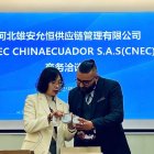 Comercio. Momento en que llegaron las primeros atunes de prueba.