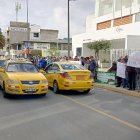 Los transportistas realizaron un plantón en las afueras del Consejo de la Judicatura en Latacunga.
