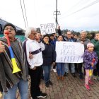En el puente 2, los moradores dicen que un peaje en una zona urbana es ilegal.
