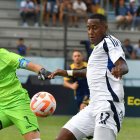 Manta, 22 de febrero de 2025. En el estadio Jocay, DelfÃ­n recibe a Emelec, en un partido por la Fecha 2 - Primera Etapa del Campeonato Nacional de FÃºtbol Liga Pro Ecuabet 2025. API / Ariel OCHOA ag-periodistas