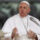 El Papa Francisco recibe atención médica en el Policlínico Gemelli, donde continúa su tratamiento para superar la neumonía bilateral.