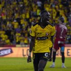 Janner Corozo y su festejo tras marcar el gol de la victoria de Barcelona.