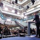 El líder de la Unión Demócrata Cristiana (CDU), Friedrich Merz (derecha), y el secretario general de la CDU, Carsten Linnemann, un día después de las elecciones federales.