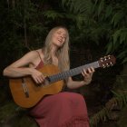 La artistas colombo irlandesa es conocida por sus bambucos, pasillos y boleros.