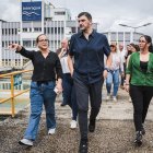 El alcalde realiza un recorrido en el evento.