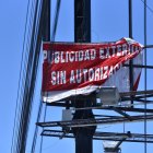 Más de 800 vallas en Quito no tienen permisos.