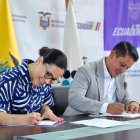 Ecuador, febrero de 2025.- La Agencia Nacional de Regulación, Control y Vigilancia Sanitaria (Arcsa) y el Centro de la Industria Láctea (CIL) han firmado un convenio marco de cooperación técnica.
