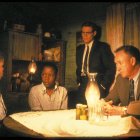 Gene Hackman (d) en un fotograma de la película "Mississippi Burning" ("Arde Mississipi") de 1988.