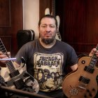 Carlos Sánchez es el percusionista que grabó las congas para "Nativos".