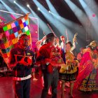 El tradicional Jueves de Compadres abrió la celebración del carnaval en Cuenca.