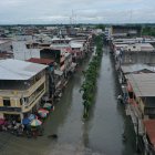 Varias calles del cantón de la provincia del Guayas están inundadas.