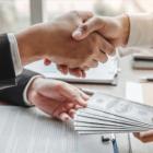 El buró de crédito es revisado a la hora de dar un préstamo, desde las entidades bancarias.