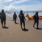 Acciones. Militares patrullaron cerca a los balnearios este sábado.