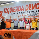 Byron Enríquez junto a Diego Borja, presidente de la ID en Santo Domingo de los Tsáchilas; y el candidato presidencial de la RC.