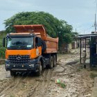 El Ejército Peruano realiza actividades de limpieza de canales y vías de acceso obstruidas por sedimentos y desechos