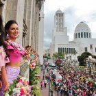Feriado de Carnaval en las calles de Ambato, Tungurahua.