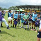 Juan David González (i) en una de las últimas actividades como "ministro encargado", ya es titular.