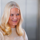 La Princesa Heredera de Noruega, Mette-Marit, visita el Hospital Ulleval, donde se reúne con los payasos del hospital, en Oslo, Noruega, el 5 de marzo de 2025.