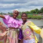 Esta herencia folclórica representa amor y alegría. La interacción entre la pareja es la atracción principal.