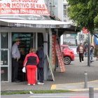 En el sector de la Jipijapa los vecinos denuncian que circulan motos sin placas dejando panfletos.