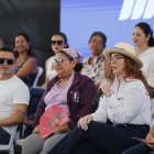 El presidente Daniel Noboa y la ministra de la Mujer y DD. HH., Ariana Tanca, participaron el 8 de marzo de 2025 en un dialogo con mujeres de Manabí.