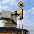 Momento en que personal retira los sellos de clausura para analizar los radares en Durán.