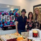 Rafaella Pimentel junto a sus padres en una fotografía tomada en agosto de 2020.