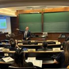 En la sesión de Continuidad del IDE Business School, Roberto Estrada, director del Área de Comportamiento Humano, analizó las tendencias del mercado laboral.