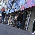 En la José María Alemán hay decenas de negocios de todo tipo. En la noche el movimiento en la calle es más intenso.