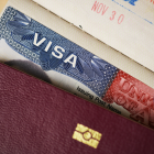 Los nuevos cambios en la renovación de visas de Estados Unidos afectarán a profesionales, estudiantes y turistas a partir de 2025.