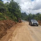 La maquinaria del Ministerio de Obras Públicas habilitó algunas vías cerradas por el temporal invernal.