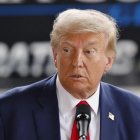 El gobierno de Donald Trump cambia la aplicación para que migrantes puedan autodeportarse.