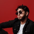 Manué tiene 21 años.