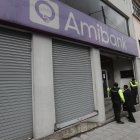 La institución se mantiene resguardada, tras el anuncio de cese de operaciones.