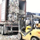 Empresas. Las empresas buscan reciclar materiales para no depender de materia prima, y reinvertir con productos locales.