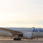 La erolínea conectará directamente las ciudades ecuatorianas con Madrid.