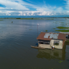 Fotografía aérea del 4 de marzo de 2025 de casas afectadas por una inundación en Jujan, provincia del Guayas (Ecuador). EFE/ Mauricio Torres