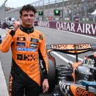 Lando Norris de McLaren celebra en la meta tras conseguir la pole position