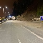 Imagen referencial de un derrume en una de las vías de Azuay.