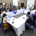 Imagen referencial para graficar este artículo sobre la mujer en la política.