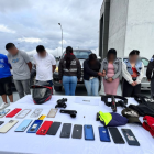 En el sur de Quito, Policía detuvo a siete personas, de 20 a 41 años.