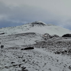 Ocho personas quedaron atrapadas en una avalancha registrada en el volcán Cotopaxi.