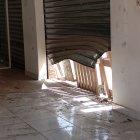 La explosión causó daños en un local cerrado y viviendas aledañas.