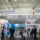 Ecuador presenta la oferta de su camarón en Estados Unidos en una feria.